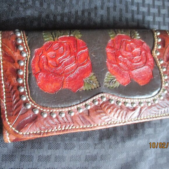 AMERICAN WEST EMBOSSED LEATHER TRI-FOLD-SOUTHWEST INDIAN FOUNDATION - Picture 1 of 6